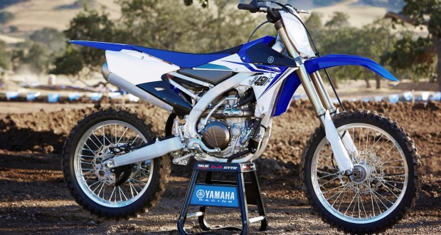 2014-Yamaha-YZ450F-EU-Racing-Blue-Static-001