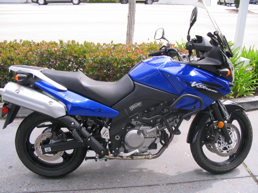 Suzuki-DL-650-V-Strom-2004
